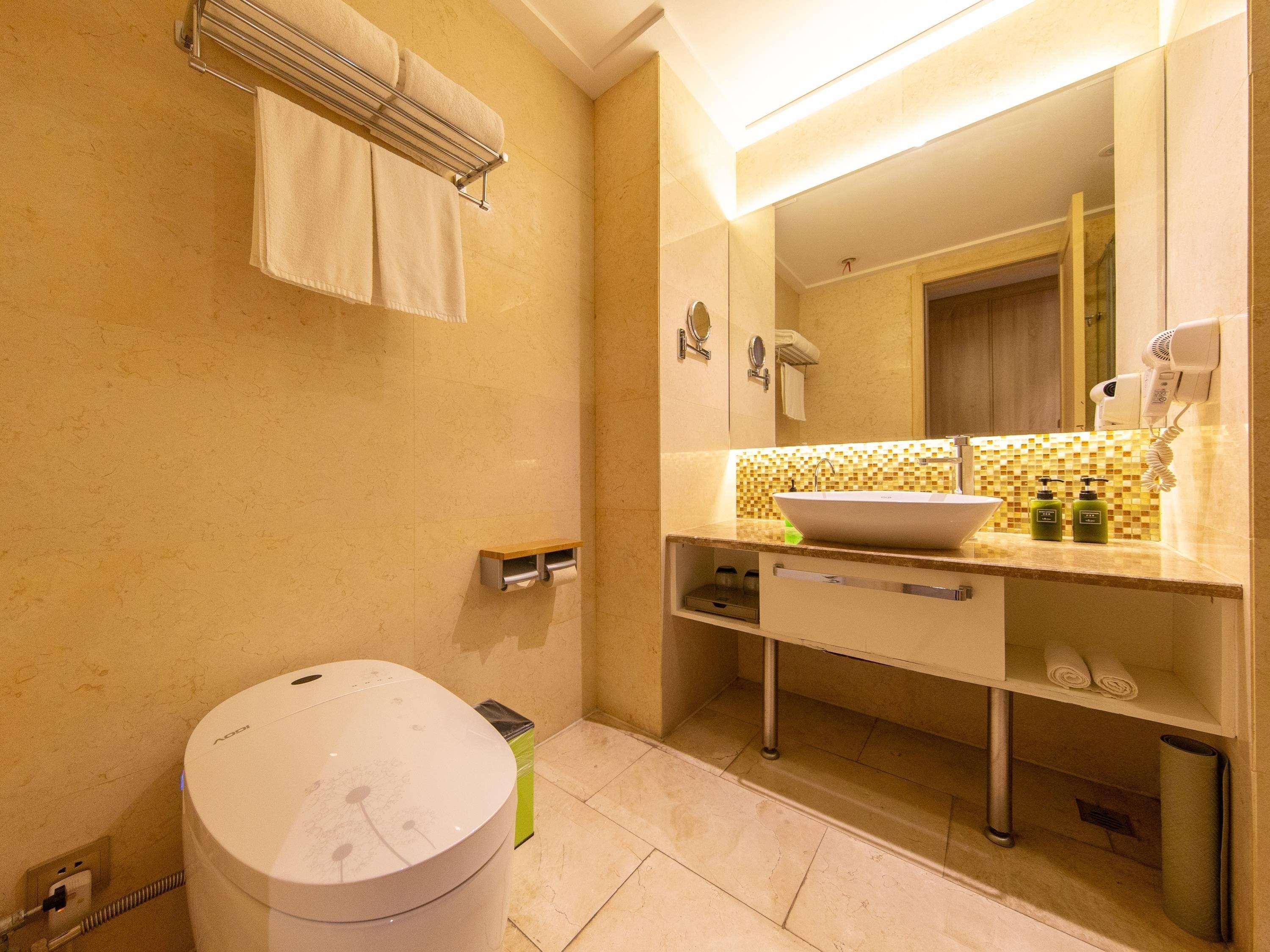 Готель Ibis Styles Nantong Development Zone Shimao Plaza Екстер'єр фото