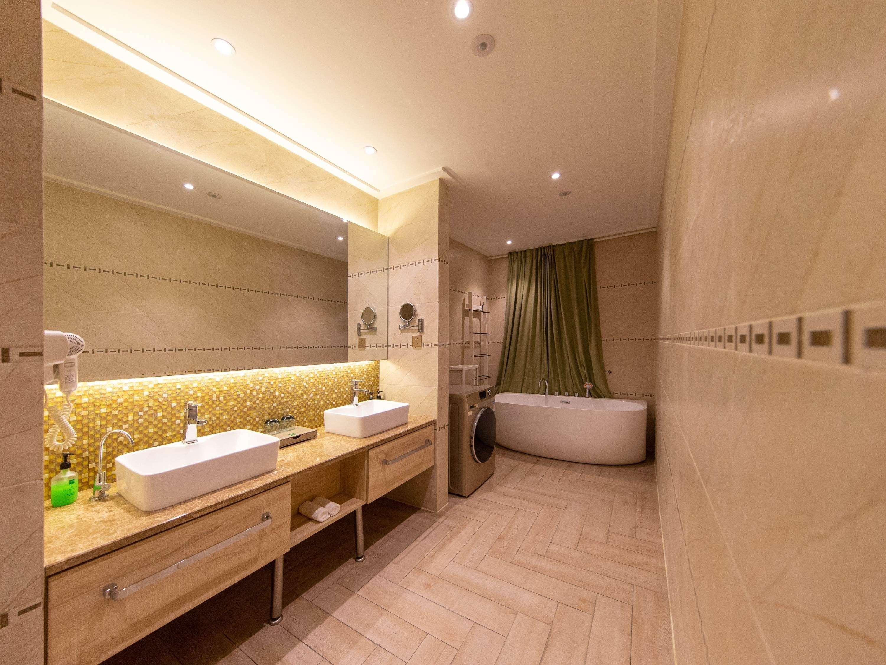 Готель Ibis Styles Nantong Development Zone Shimao Plaza Екстер'єр фото