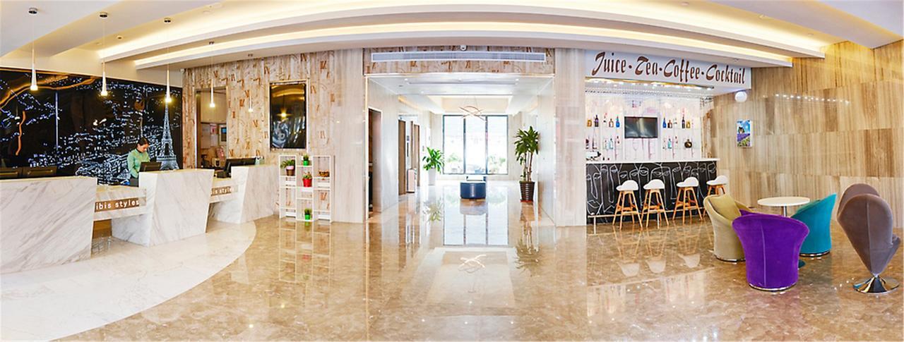 Готель Ibis Styles Nantong Development Zone Shimao Plaza Екстер'єр фото