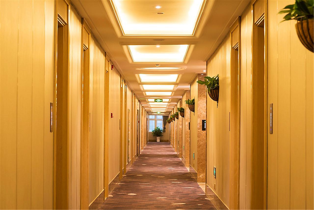 Готель Ibis Styles Nantong Development Zone Shimao Plaza Екстер'єр фото